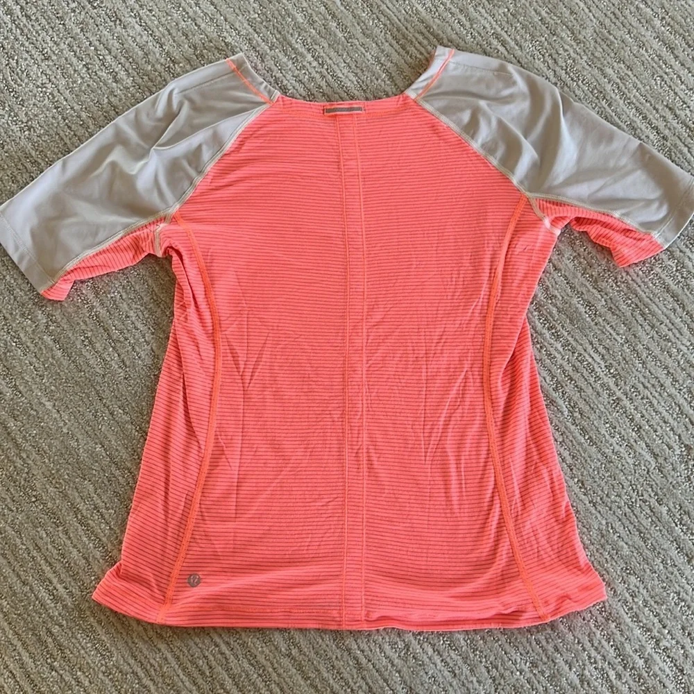 Lululemon t shirt